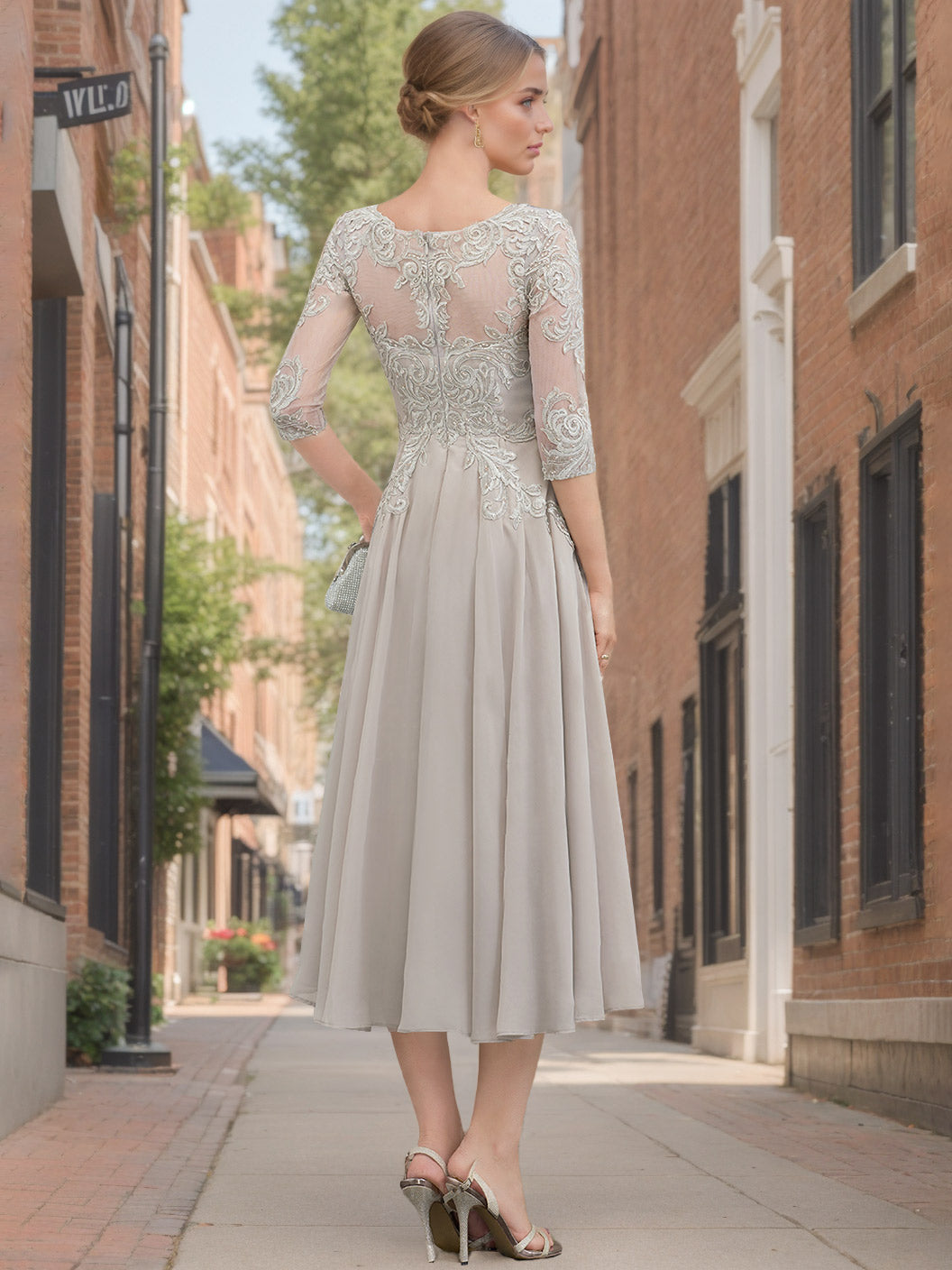 Princess A-Line Scoop Neck Tea-Length Mother of the Bride Dress with Lace and Appliques