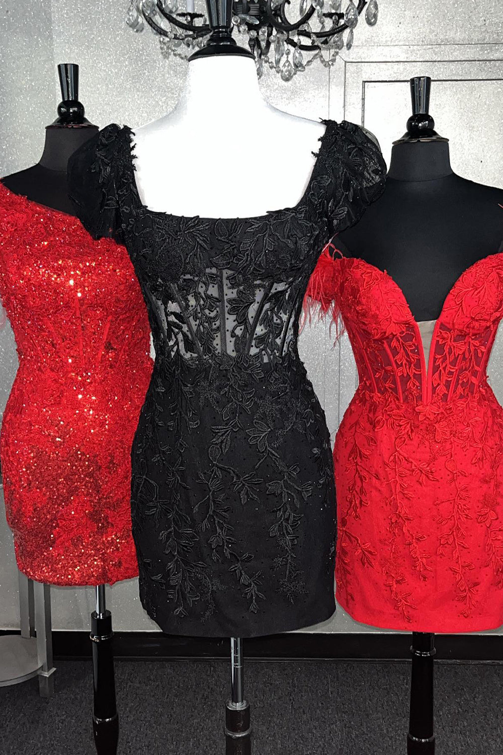Red Homecoming Dresses Lace Corset Tight Short Cocktail Dresses with Appliques