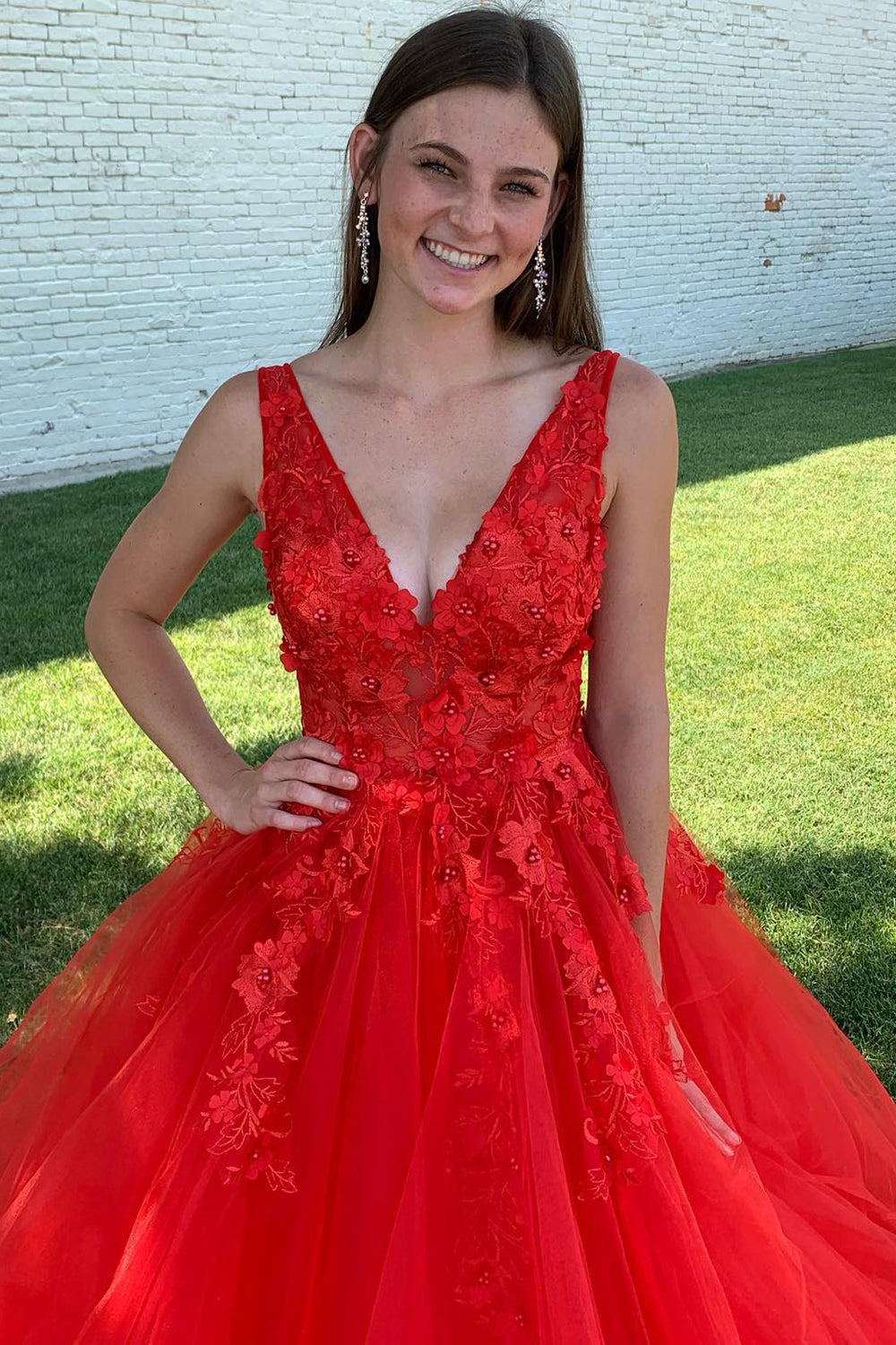 Red Prom Dress A Line V Neck Long Evening Dress With Appliques