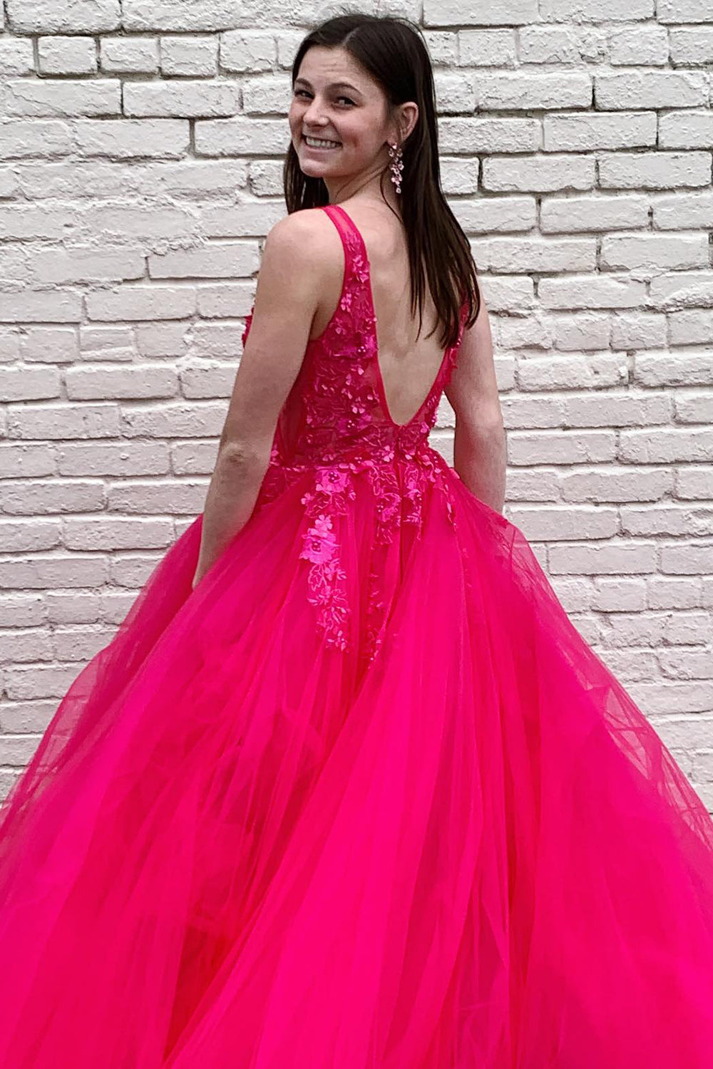 Red Prom Dress A Line V Neck Long Evening Dress With Appliques
