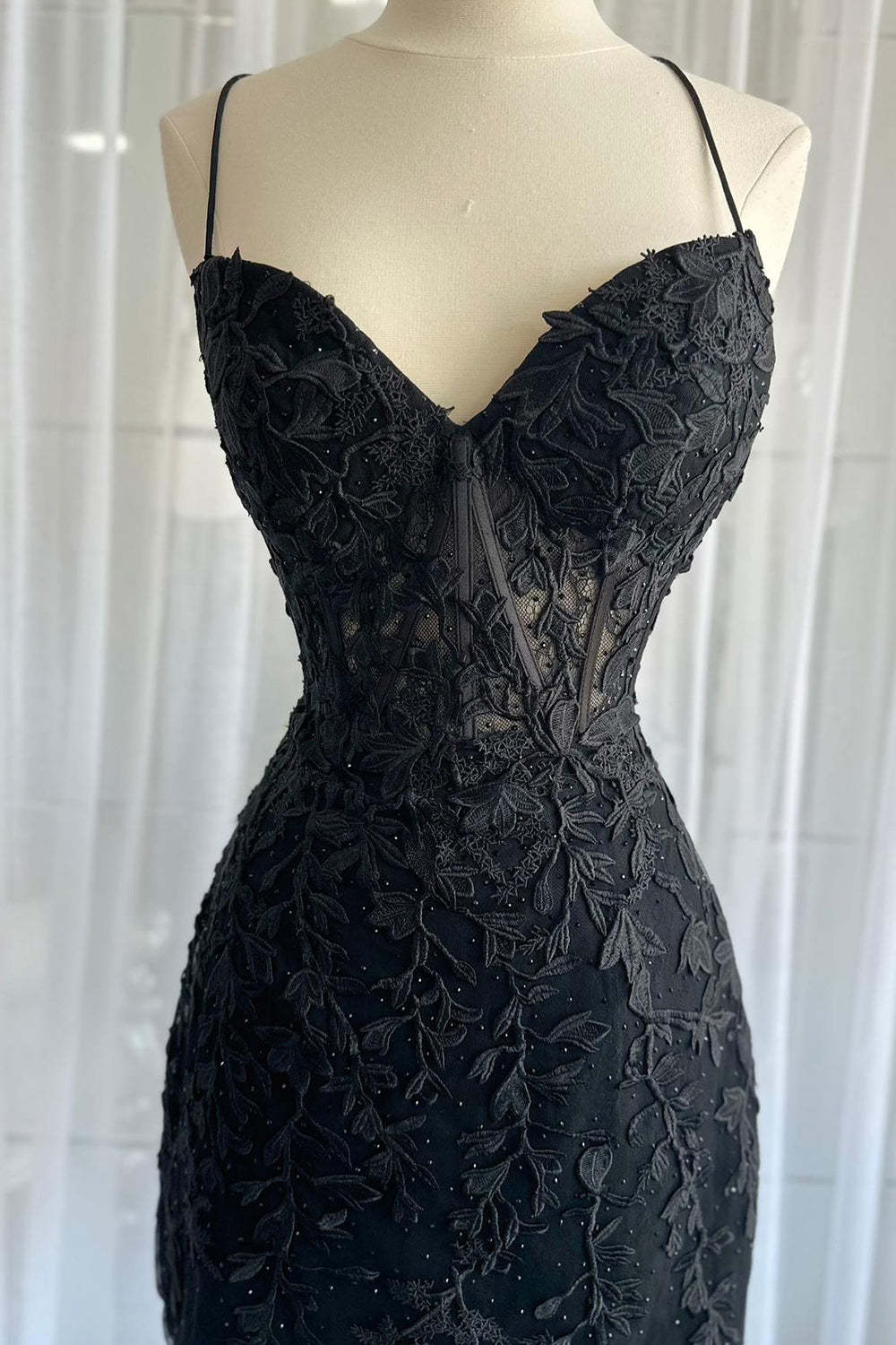 Red Spaghetti Straps Homecoming Dresses Short Tight Cocktail Dresses With Appliques