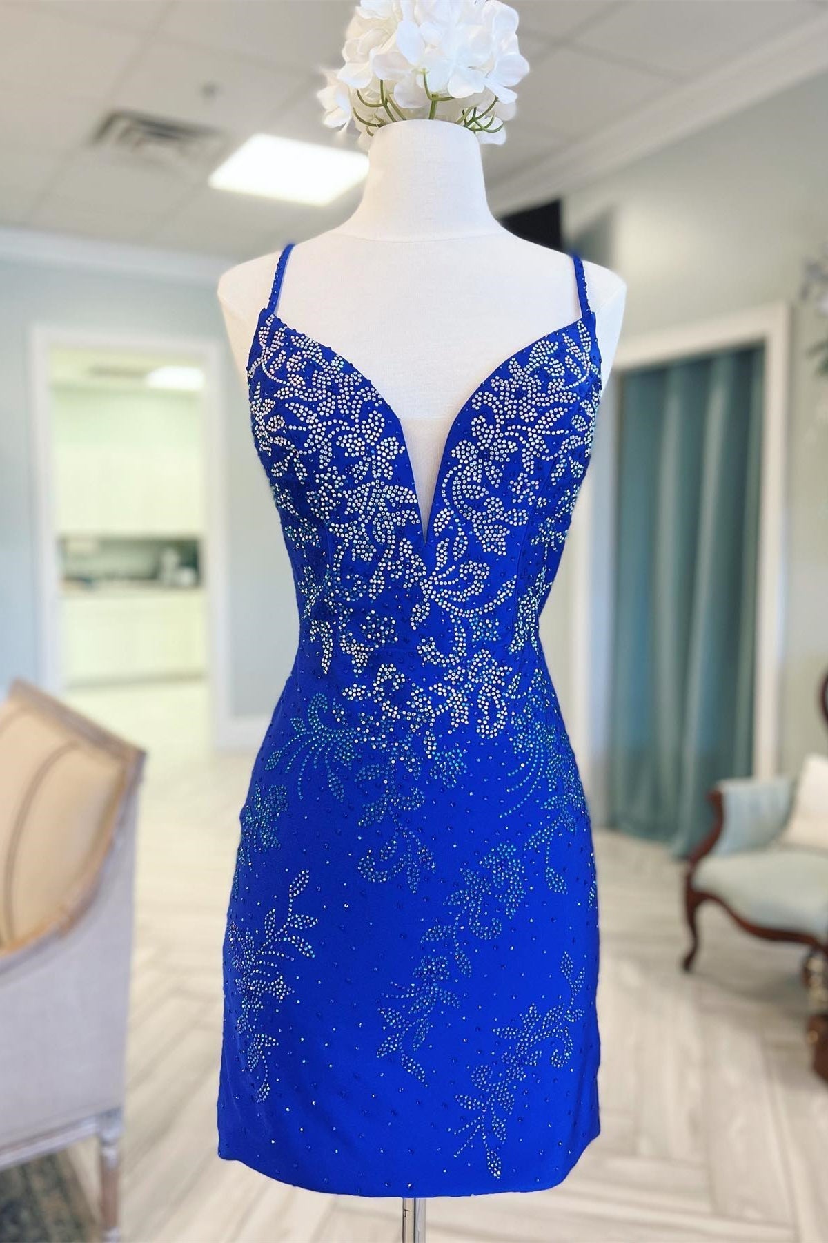 Royal Blue Homecoming Dress Delicate Beading Plunge V Lace Up Short Party Cocktail Dress