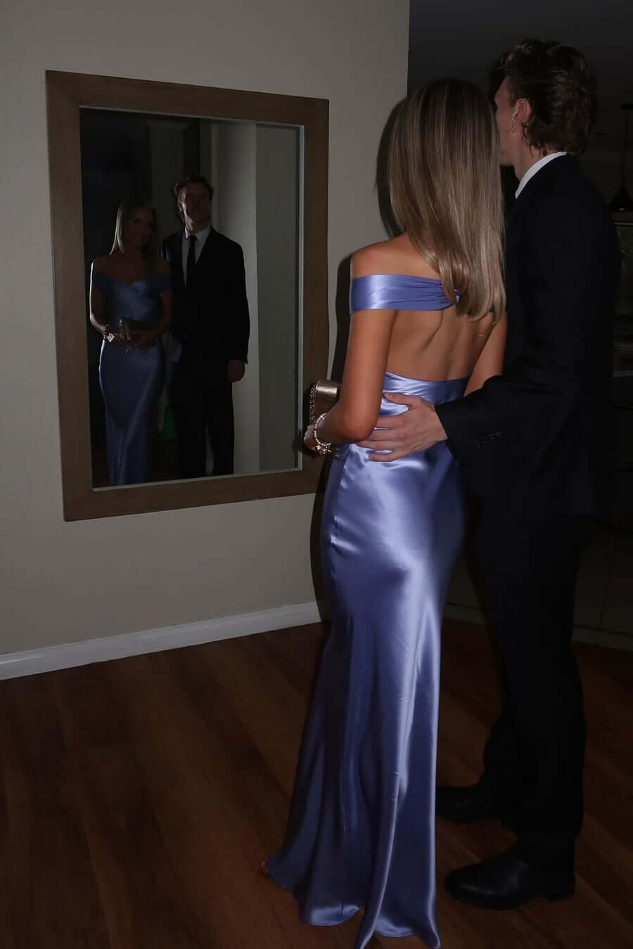 Green Sheath/Column Prom Dress Cap Sleeve Off the Shoulder Satin Formal Dress