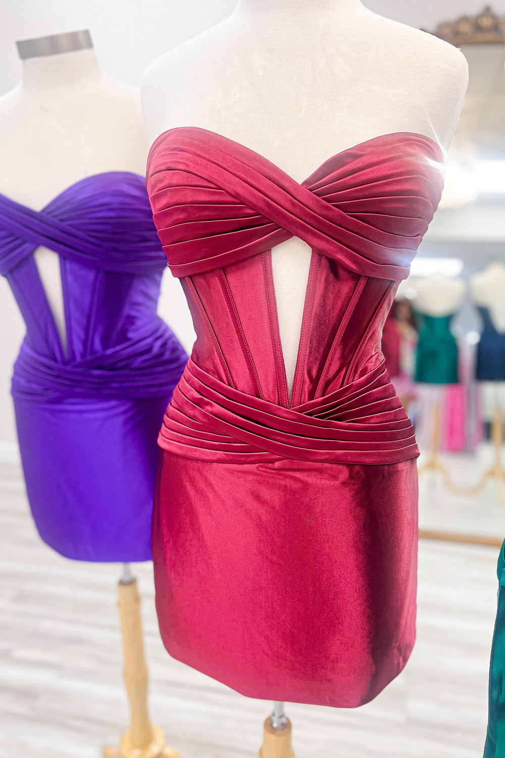 Simple Golden Homecoming Dresses Corset Strapless Tight Short Cocktail Dresses