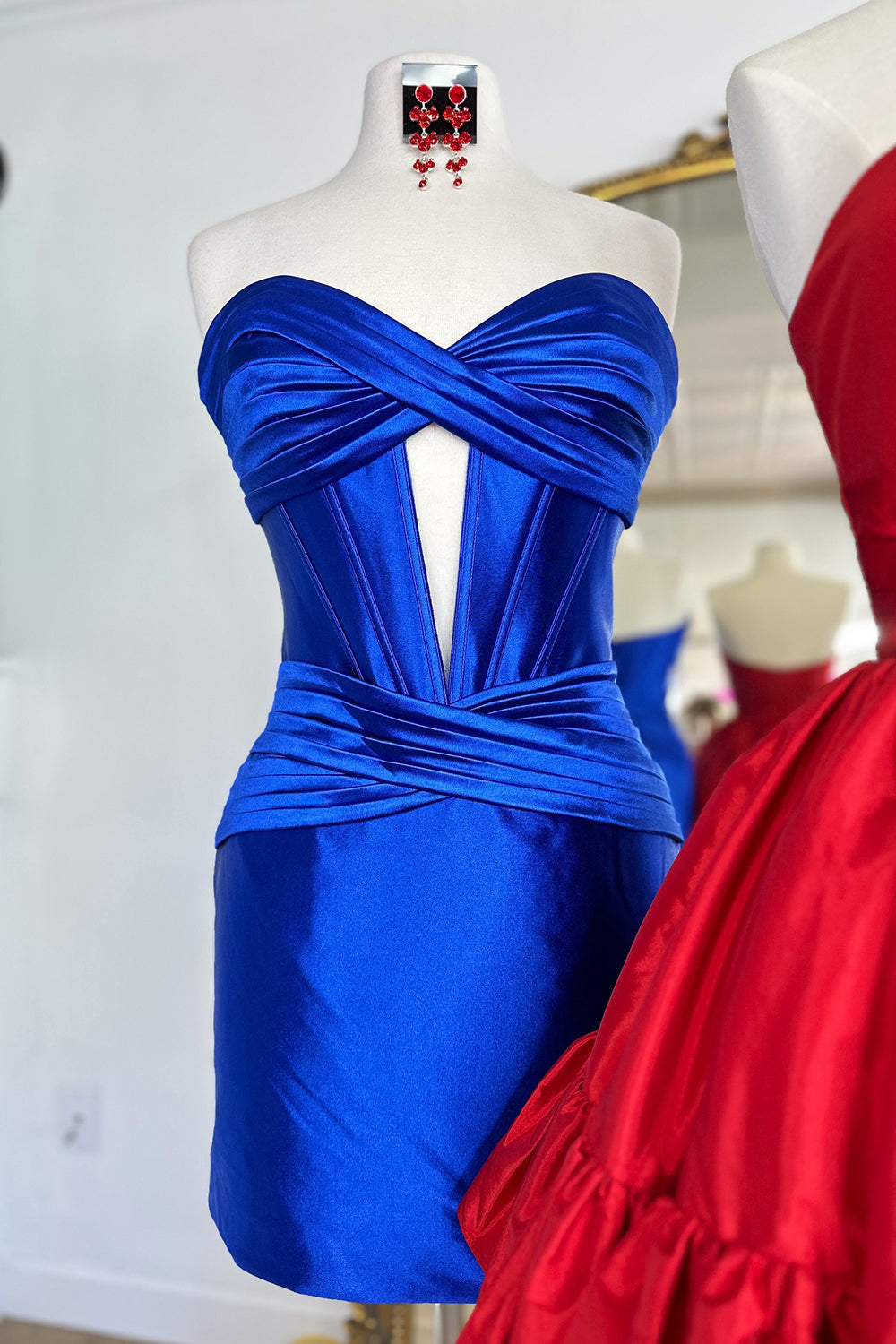 Simple Golden Homecoming Dresses Corset Strapless Tight Short Cocktail Dresses
