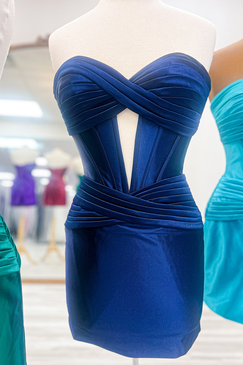 Simple Golden Homecoming Dresses Corset Strapless Tight Short Cocktail Dresses