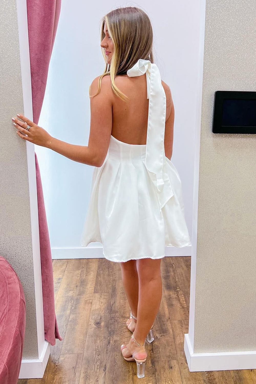 Simple Homecoming Dresses Halter Backless A-Line Short Cocktail Dresses