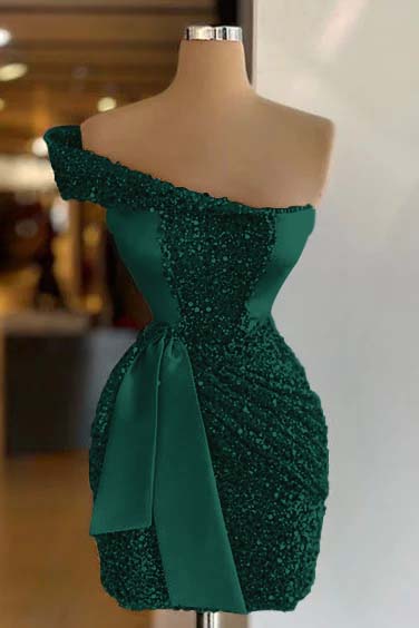 Sleeveless One Shoulder Homecoming Dress Short Sequined Cocktail Dress Pleated With Belt