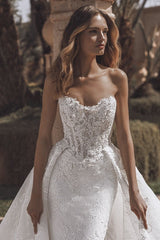 Strapless Beach Wedding Dress Corset Lace Appliques Bridal Gown with Detachable Train