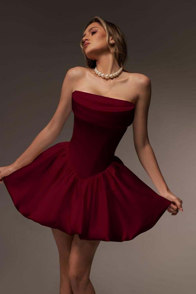 Strapless Homecoming Dress Sleeveless Short A Line Cocktail Dress With Pleated
