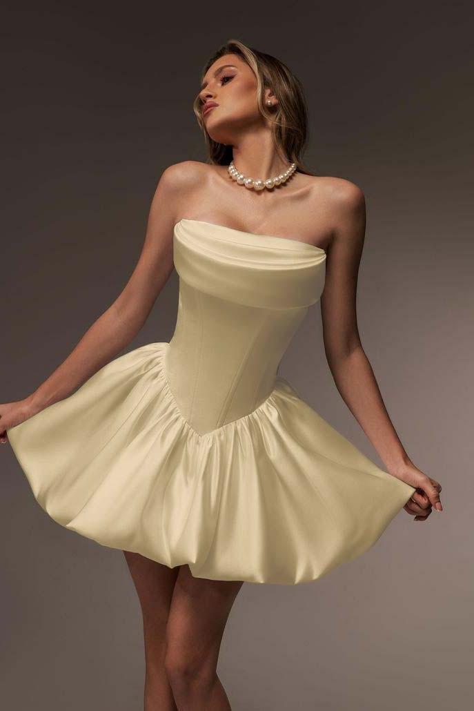 Strapless Homecoming Dress Sleeveless Short A Line Cocktail Dress With Pleated