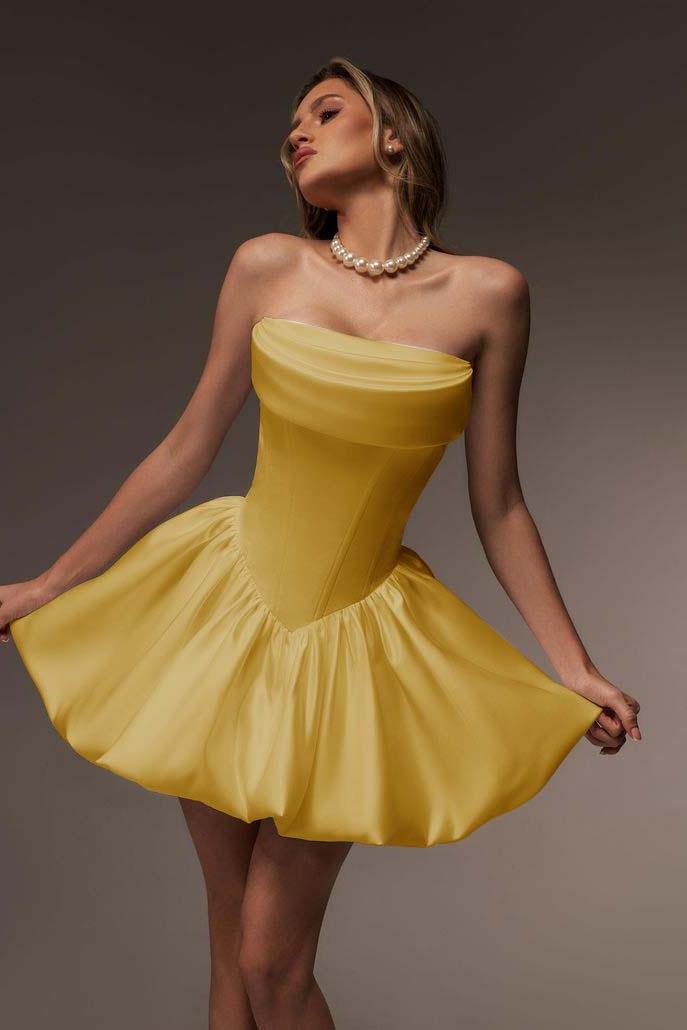 Strapless Homecoming Dress Sleeveless Short A Line Cocktail Dress With Pleated