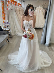 Sweetheart A Line Wedding Dress with Long Sleeves Sweep Train Tulle Fabric and Appliques Lace