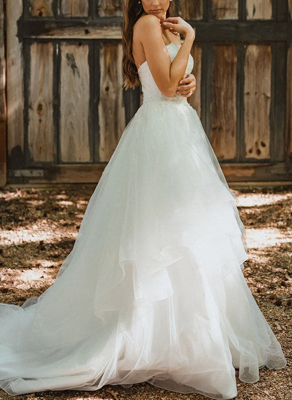 Sweetheart Sleeveless Tulle Wedding Dress with Appliques Lace