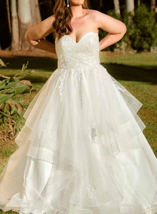 Sweetheart Sleeveless Tulle Wedding Dress with Appliques Lace