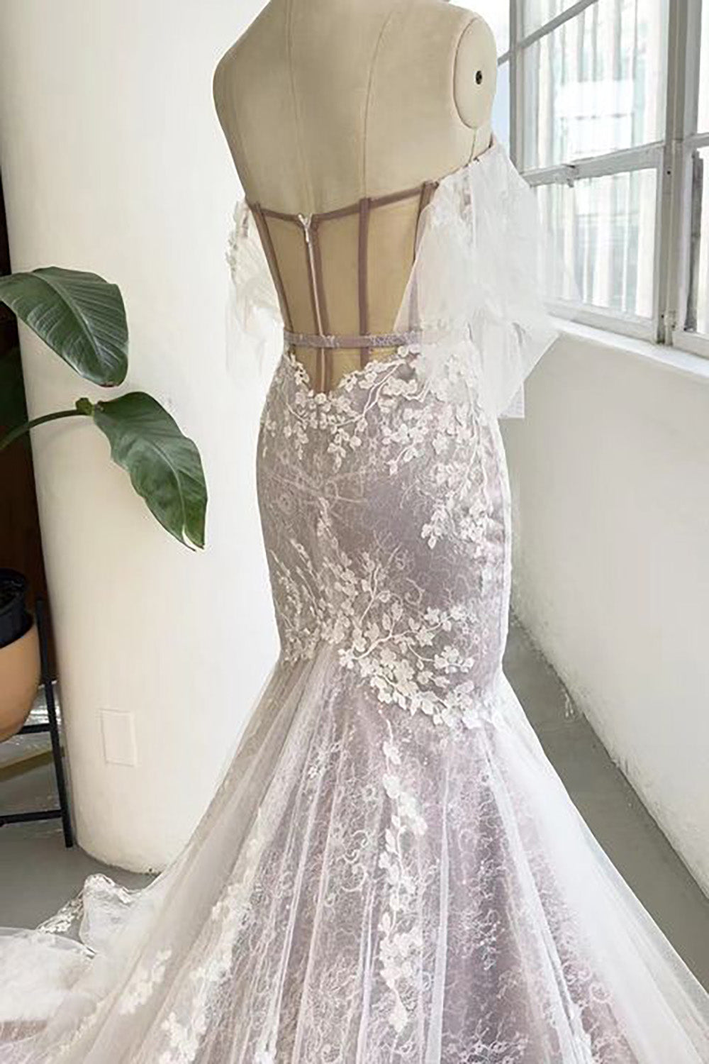 Dressystars Women Wedding Dress Unique Gray Purple Sweetheart Corset Mermaid Bridal Dress with Appliques Dressystars Women Wedding Dress Unique Gray Purple Sweetheart Corset Mermaid Bridal Dress with Appliques