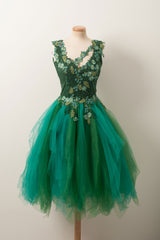 Unique Homecoming Dress V Neck Green Tulle Lace Short Party Cocktail Dress