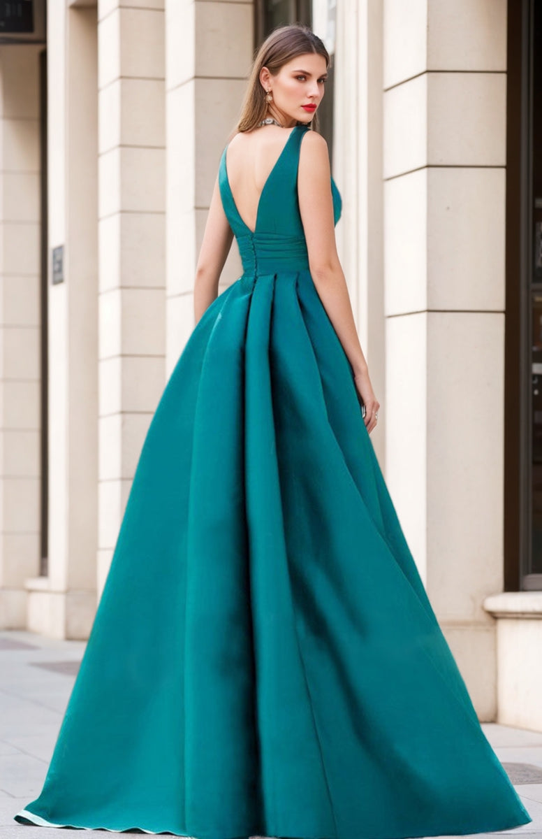 V-Neck Sleeveless A-Line Princess Mother of the Bride Dresses in Luxurious Style