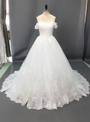 Vintage Ball Gown Wedding Dress Off The Shoulder Short Sleeves Tulle Lace Court Train