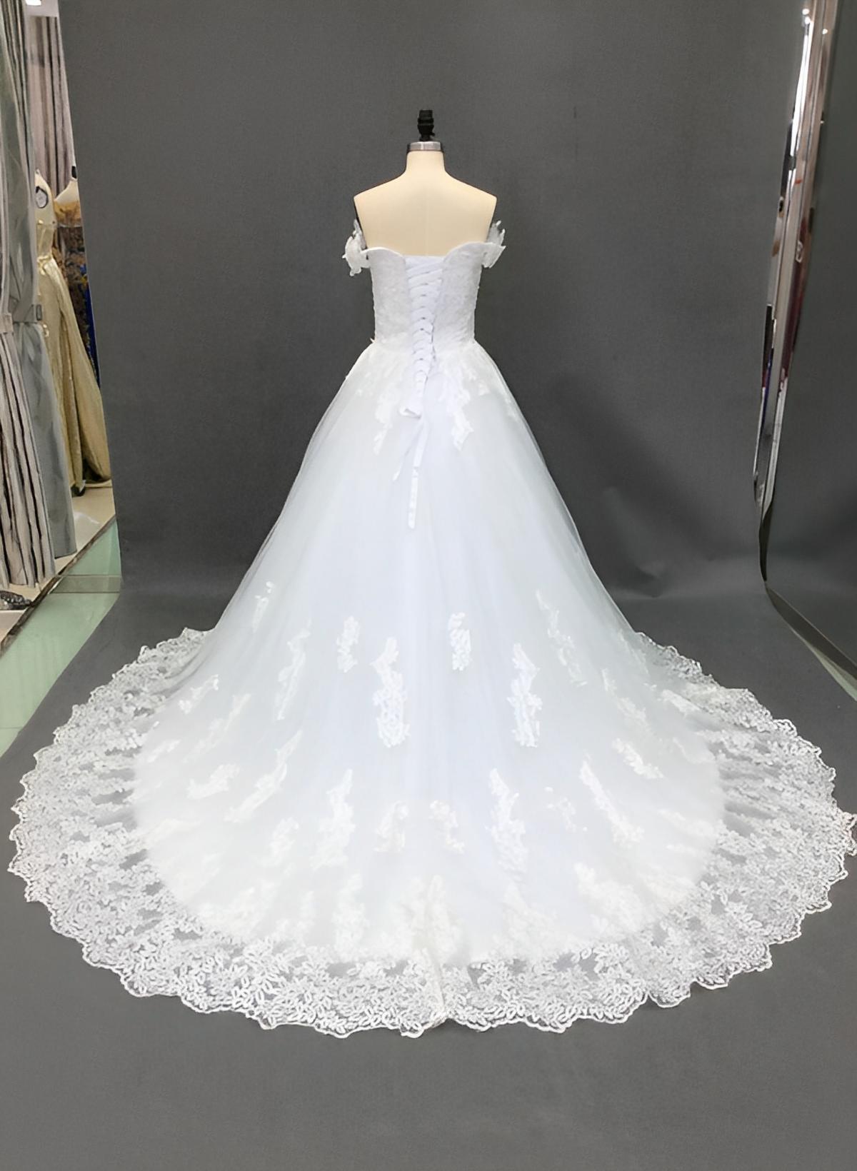 Vintage Ball Gown Wedding Dress Off The Shoulder Short Sleeves Tulle Lace Court Train