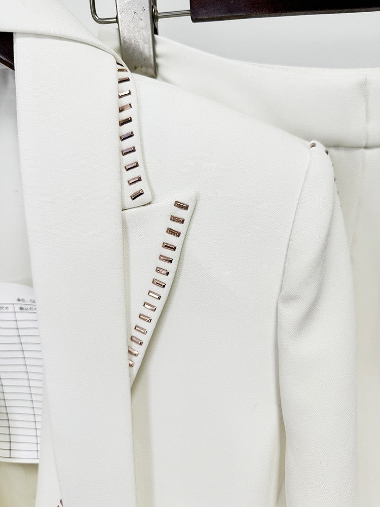 White Scarf Peak Lapel 2-Piece Suit For Women