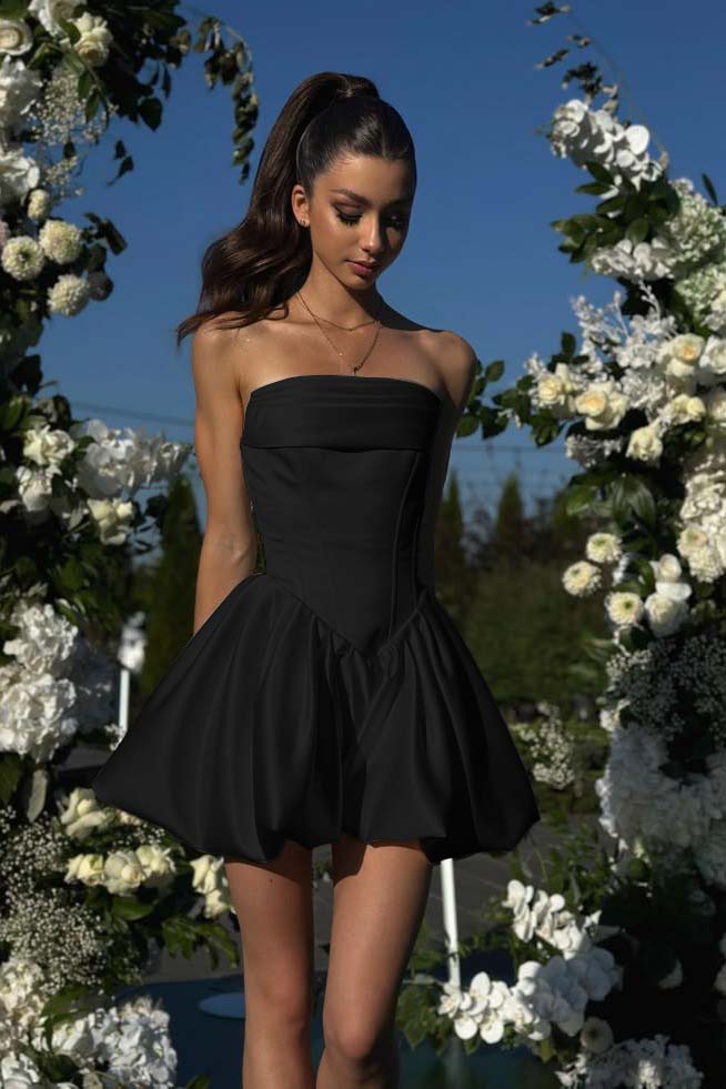 White Strapless Homecoming Dress Sleeveless Short Cocktail Dress With Pleated