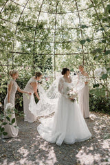 White Tulle A-Line Wedding Dress with Scoop Neck and Lace Appliques