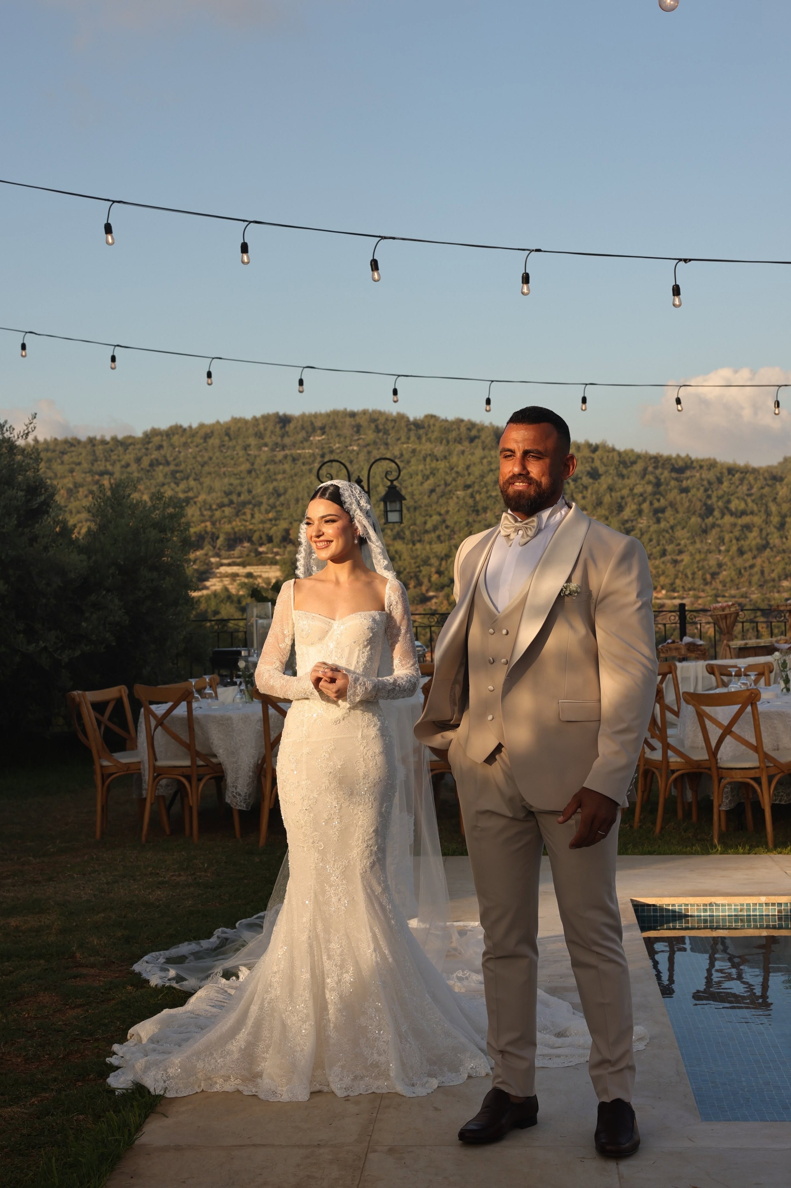 White Tulle Mermaid Wedding Dress with Sweetheart Neckline and Lace Appliques