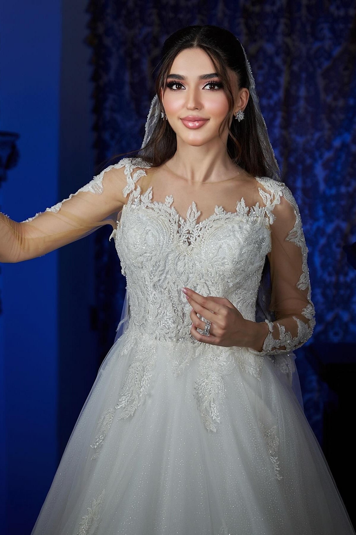 White Wedding Dress A Line Sweetheart Long Sleeves Long Tulle Bridal Gown With Appliques