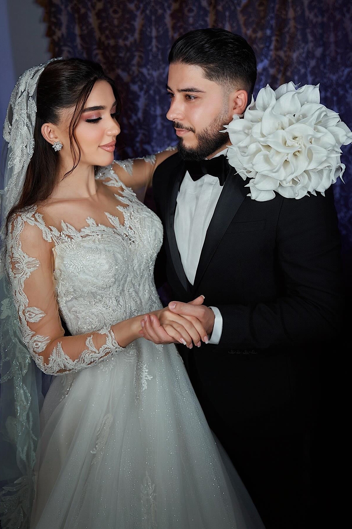 White Wedding Dress A Line Sweetheart Long Sleeves Long Tulle Bridal Gown With Appliques