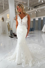 White Wedding Dress Mermaid Spaghetti Straps V Neck Sleeveless Lace Beaded Tulle Chapel Train Bridal Gown With Appliques