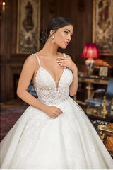 White Wedding Dress Spaghetti Strap V Neck Sleeveless Backless Lace Ball Gown Long Lace Bridal Gown