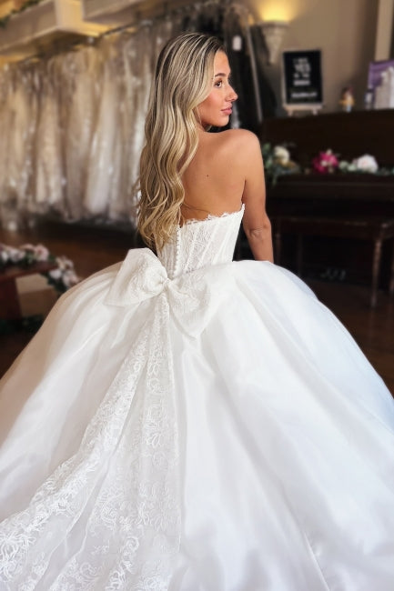 White Wedding Dress Strapless A Line Sleeveless Floor Length Ball Gown Bridal Gown With Lace Bowknot