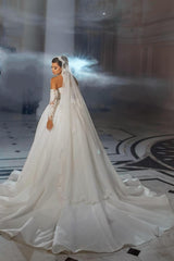 White Wedding Dress Strapless Lace Sleeveless Sequined Ball Gown Sweep Train Satin Bridal Gown