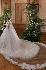 White Wedding Dress Sweetheart Ball Gown One Shoulder Sleeveless Cathedral Train Tulle Bridal Gown With Handmade Flowers