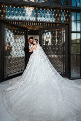 White Wedding Dress Sweetheart Beaded Illusion Sleeves Sequined Ball Gown Long Tulle Bridal Gown With Pearls And Appliques