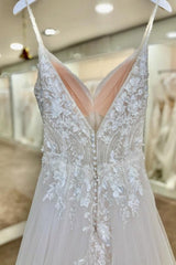 White Wedding Dress V Neck Spaghetti Strap A Line Sleeveless Tulle Bridal Gown With Appliques