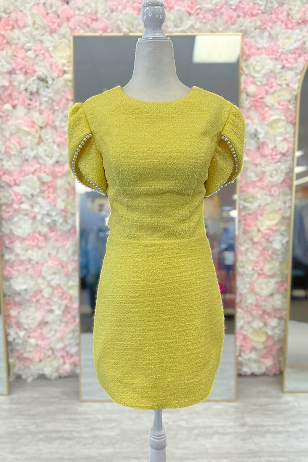 Yellow Tight Homecoming Dresses Short Sleeves Tweed Cocktail Dresses With Pearl