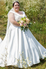 Dressystars Plus Size Wedding Dresses V Neck A Line Satin Bridal Gowns