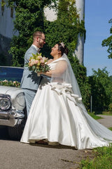 Dressystars Plus Size Wedding Dresses V Neck A Line Satin Bridal Gowns